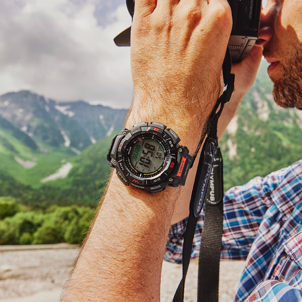 Solar Powered Outdoor Watch – Men's Hiking Watch with Compass & Altimeter
