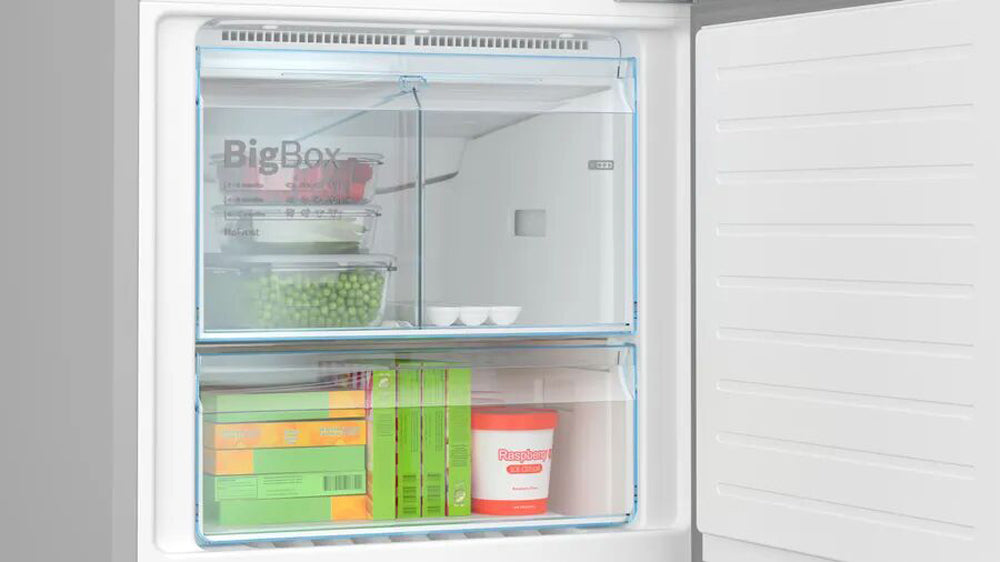 Bosch Series 4 Refrigerator - 530L Large Capacity Fridge with VitaFresh System & NoFrost Bottom Freezer